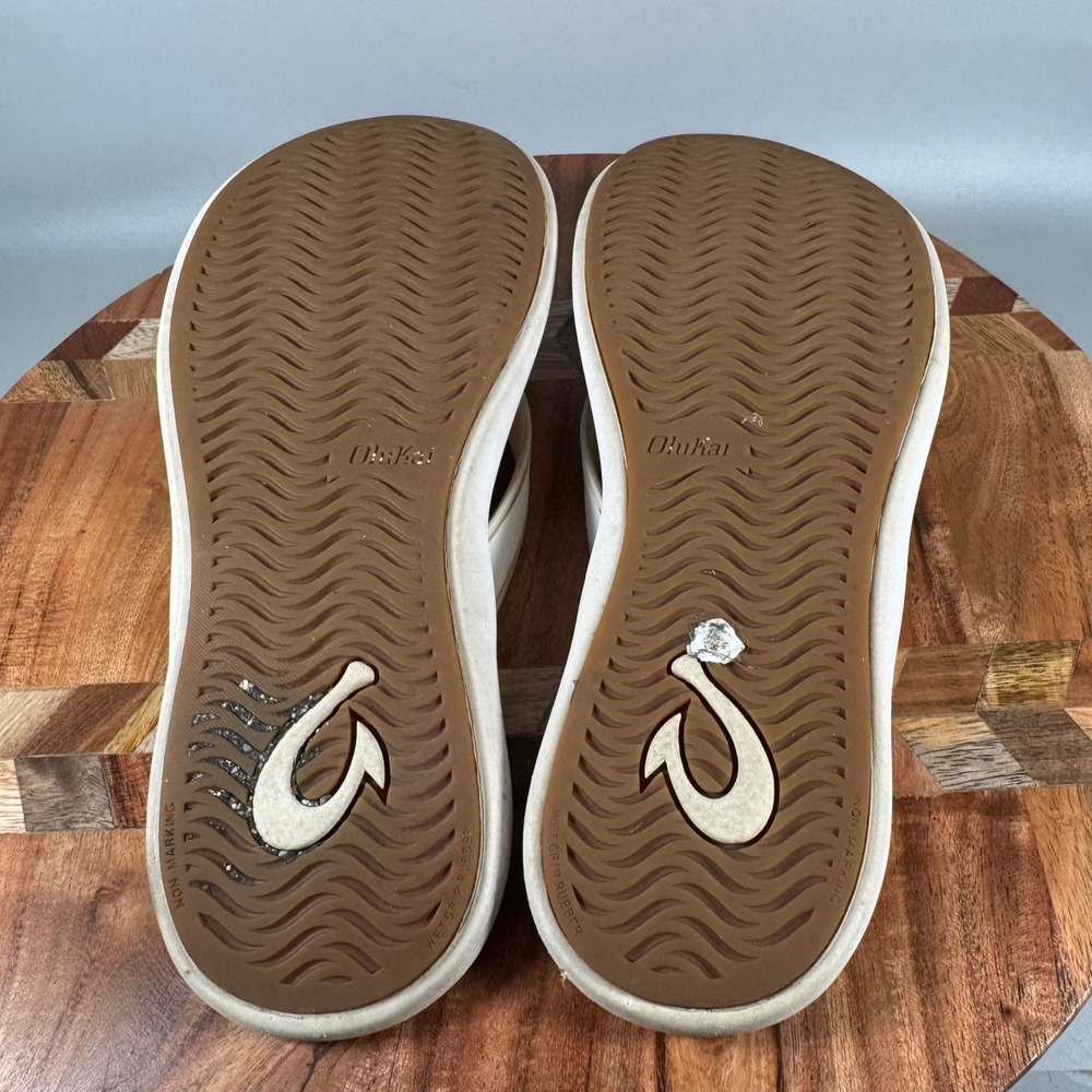 OluKai Hoopiopio White Sahara Womens Flip Flop Sandals Size 7 - Picture 5 of 5